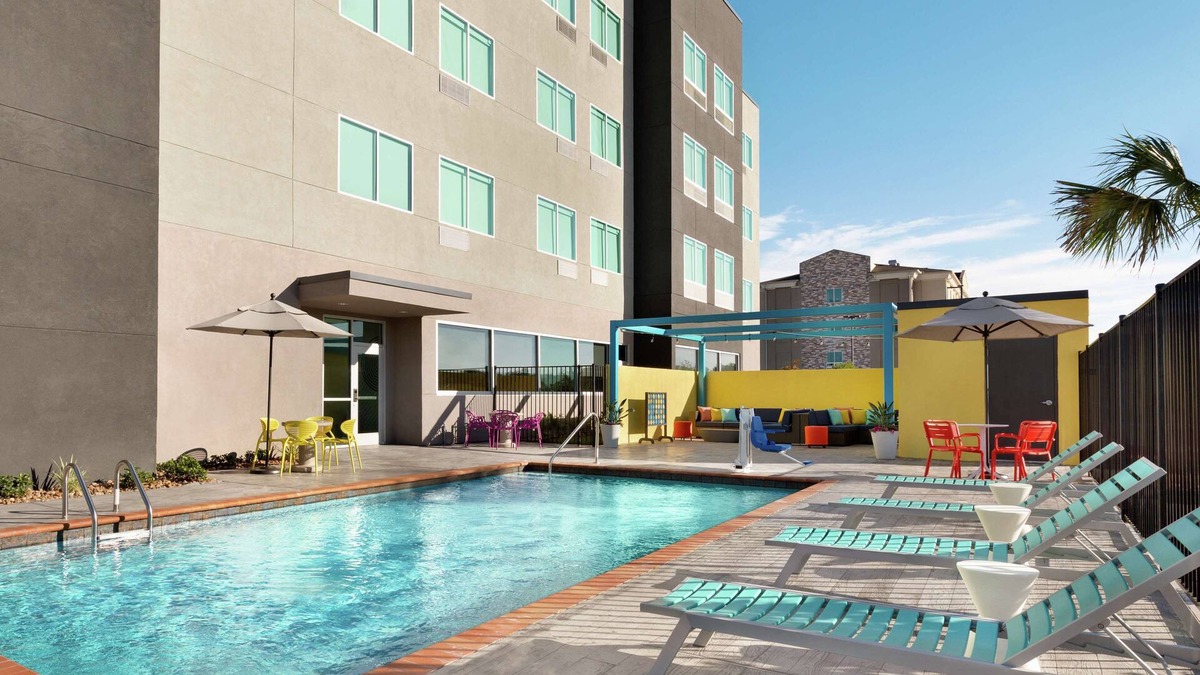 Webster Hotel | Tru by Hilton Houston Webster NASA