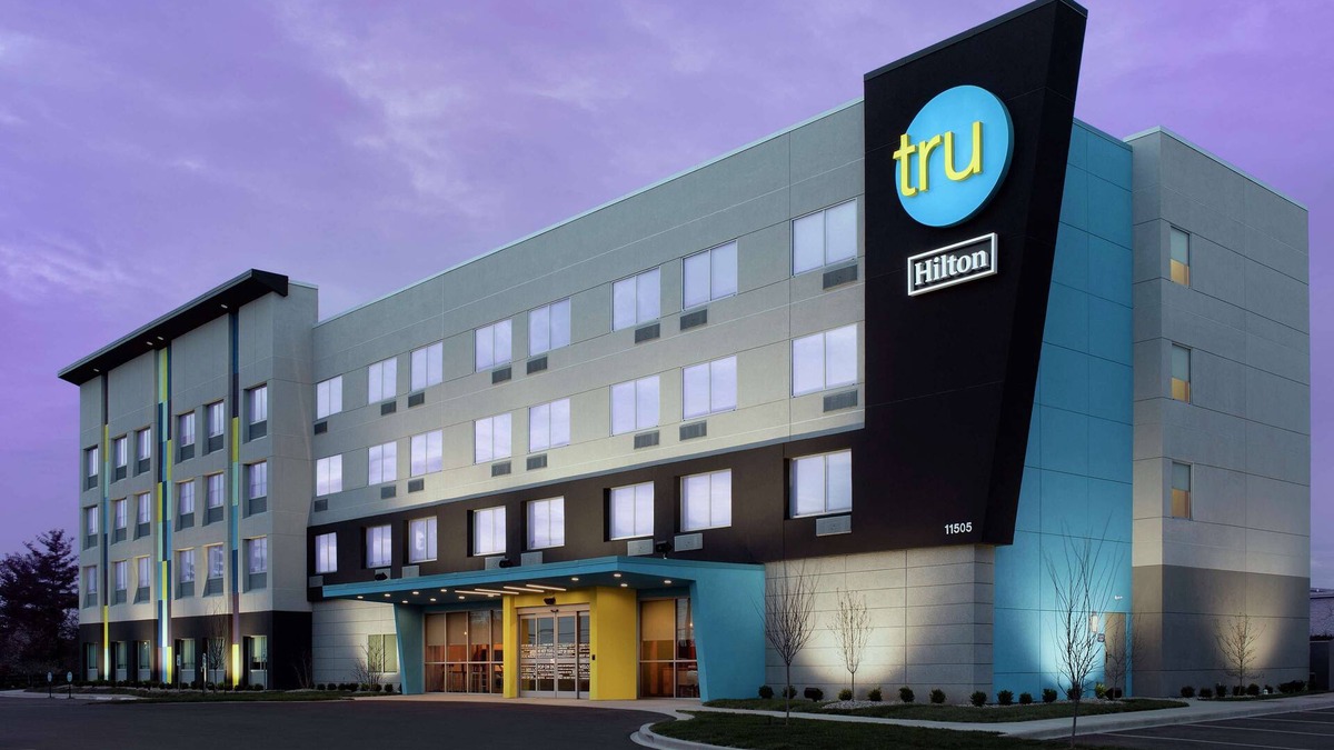 Jeffersontown Hotel | Tru by Hilton Louisville East