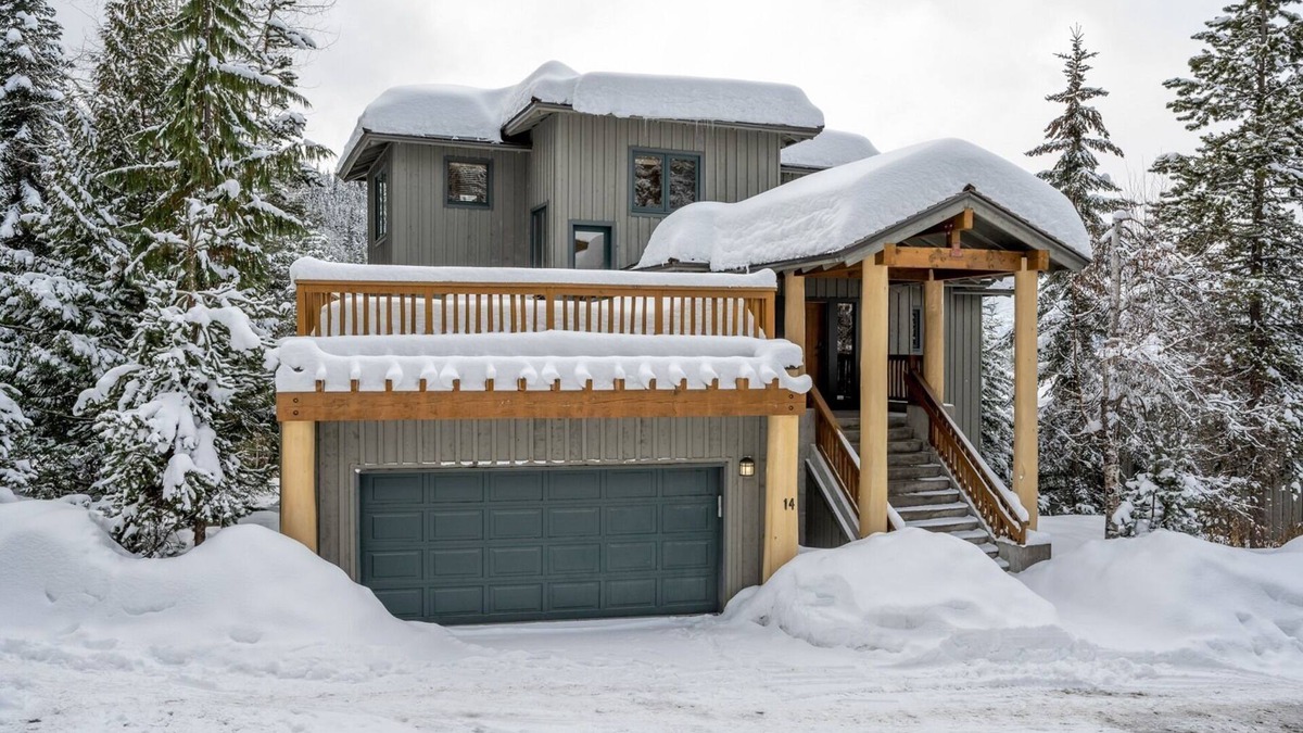Nordic Estates House | True SKI IN/OUT | Luxury 6BR | Hot Tub | Sauna | Media Room | Garage | Managed By Aloha Whistler