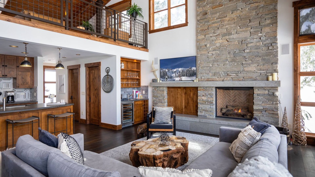 Truckee House | True Ski-In/Ski-Out Mid-Mountain Home, Dog-Friendly! - Trailside Northstar