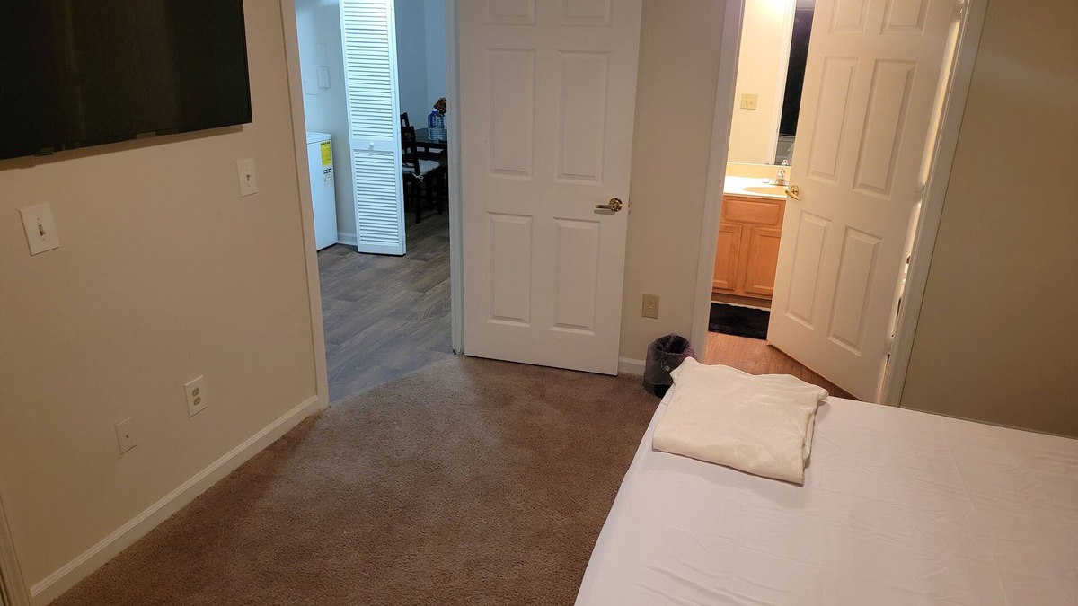 Atlanta Apartment | True Three Bedroom Peaceful Apartment