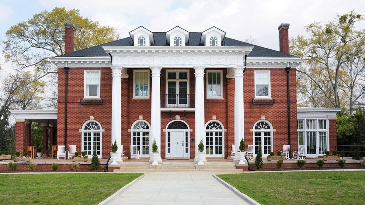 LaGrange Apartment | Truitt Vanderbilt Mansion-4 luxury suites