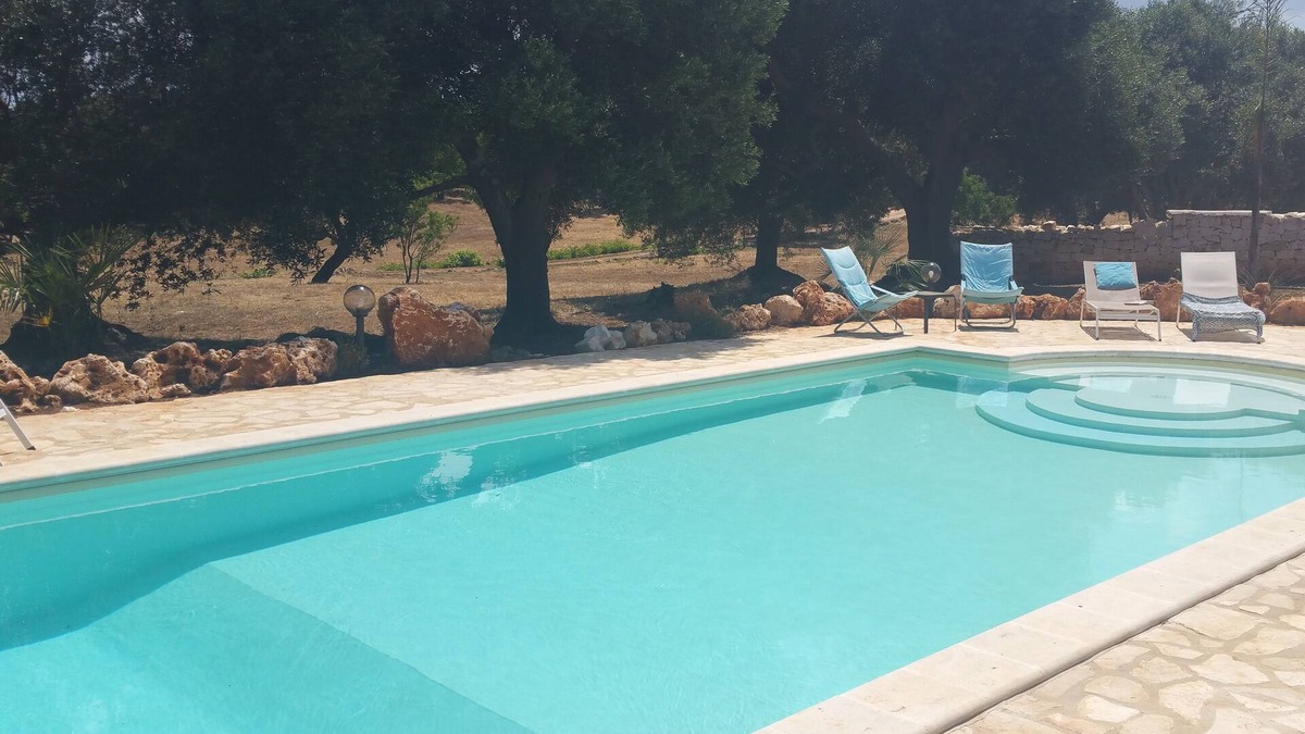 Ostuni House | Trulli Momenti delle Stelle, private 12 m Pool, BBQ, roofed outside Kitchen