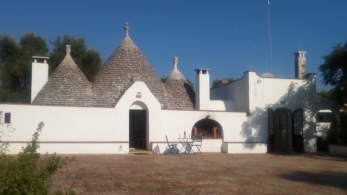 Ceglie Messapica Cottage | Trullo and Studio with Private Pool.