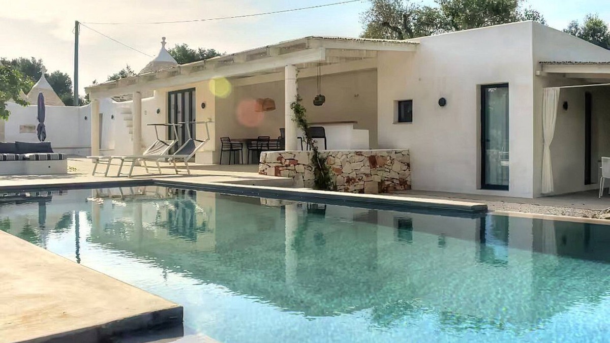 Ceglie Messapica Villa | Trullo Tioreo: A characteristic trullo in a quiet position, surrounded by the Apulian countryside, with Free WI-FI.