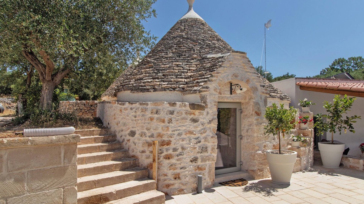 Putignano House | Trullo ' with Private Terrace, Wi-Fi and Air Conditioning