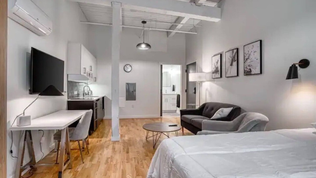 Downtown Hartford Apartment | Trumbull & PrattGreat Location, Fully Private furnished Studio/Elevator
