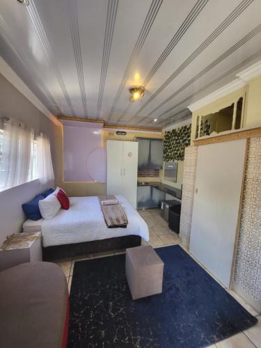 Muckleneuk House | Tshedza Guest House