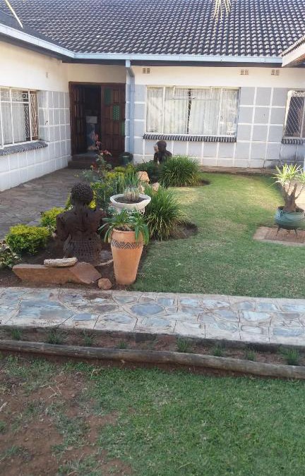 Bulawayo Bed & Breakfast | Tshulu Tsha Nabe B&B