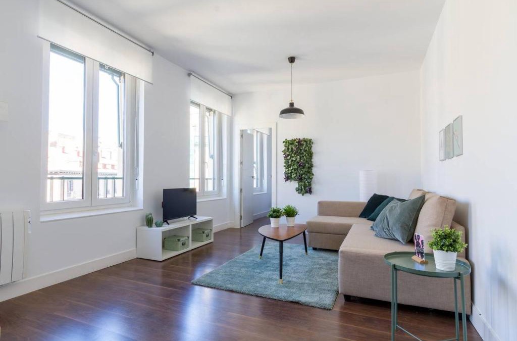 Barrio de La Latina Apartment | Tu hogar en La Latina en Calle Tabernillas by Batuecas