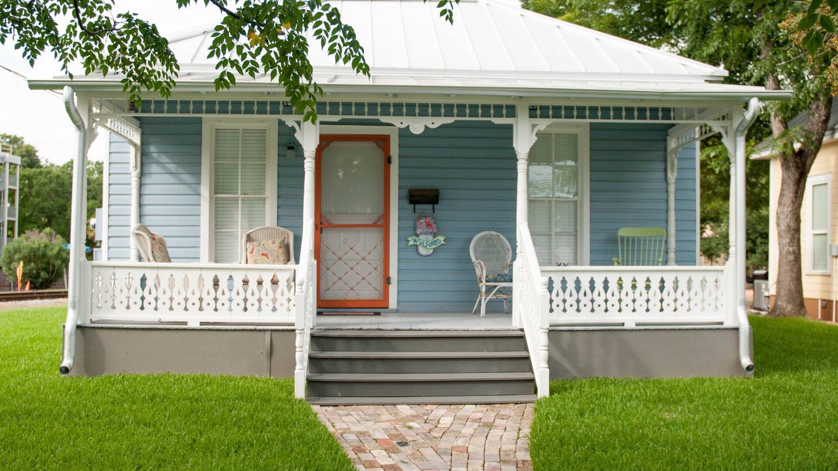 New Braunfels House | Tuber’s Paradise Walk to Wurstfest