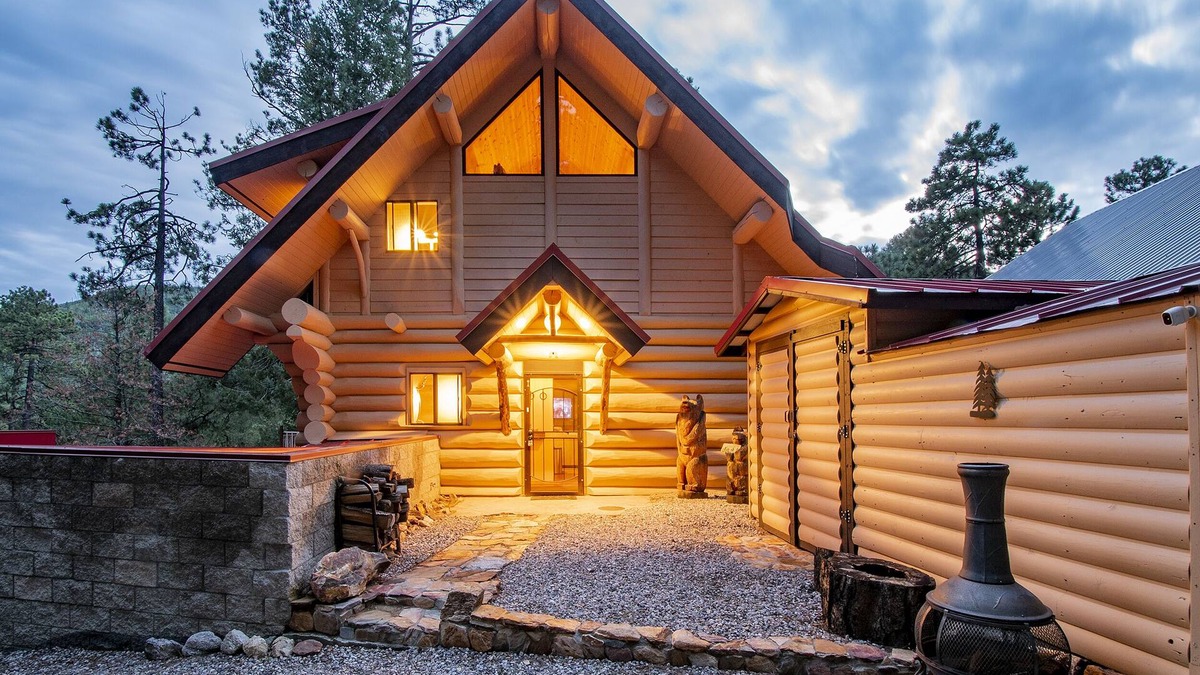 Mount Lemmon Cabin | Tucson Tri-Level Mt Lemmon Retreat w/multiple decks is walkable to Summerhaven