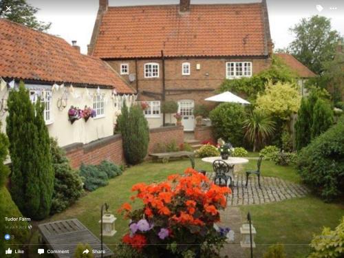Elston Bed & Breakfast | Tudor Farm B&B