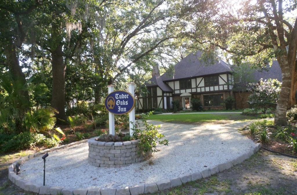 Summerville Bed & Breakfast | Tudor Oaks Inn