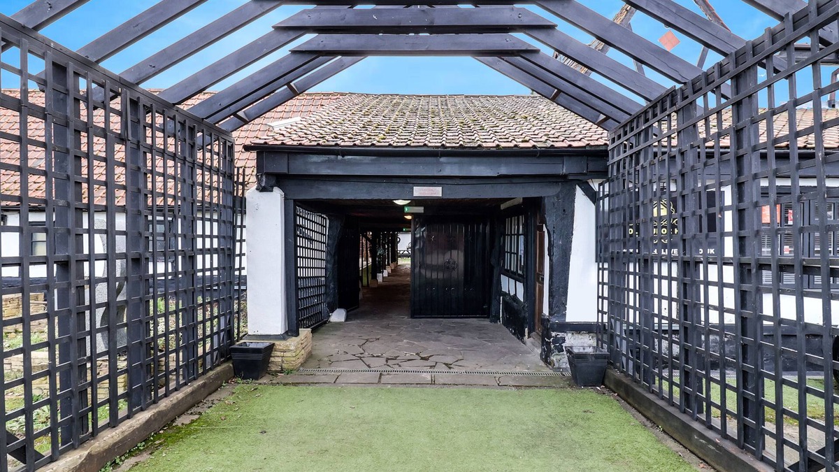 Astwick House | Tudor Oaks Lodge Stevenage North