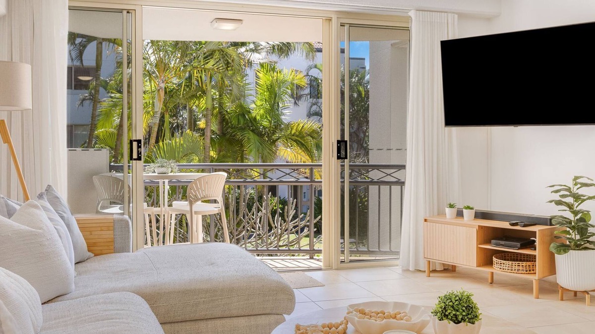 Tugun Apartment | Tugun Bliss - Absolute Beachfront in Tugun - Min. 3 Night Stays - Linen Provided