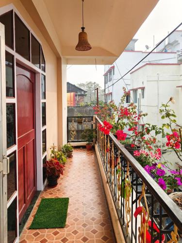 Sualkuchi Apartment | Tulip Inn - 3BHK AC Near Kamakhya