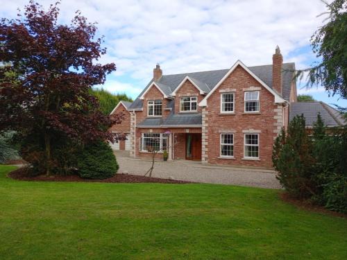 Castleblayney House | Tullynacrunat Lodge