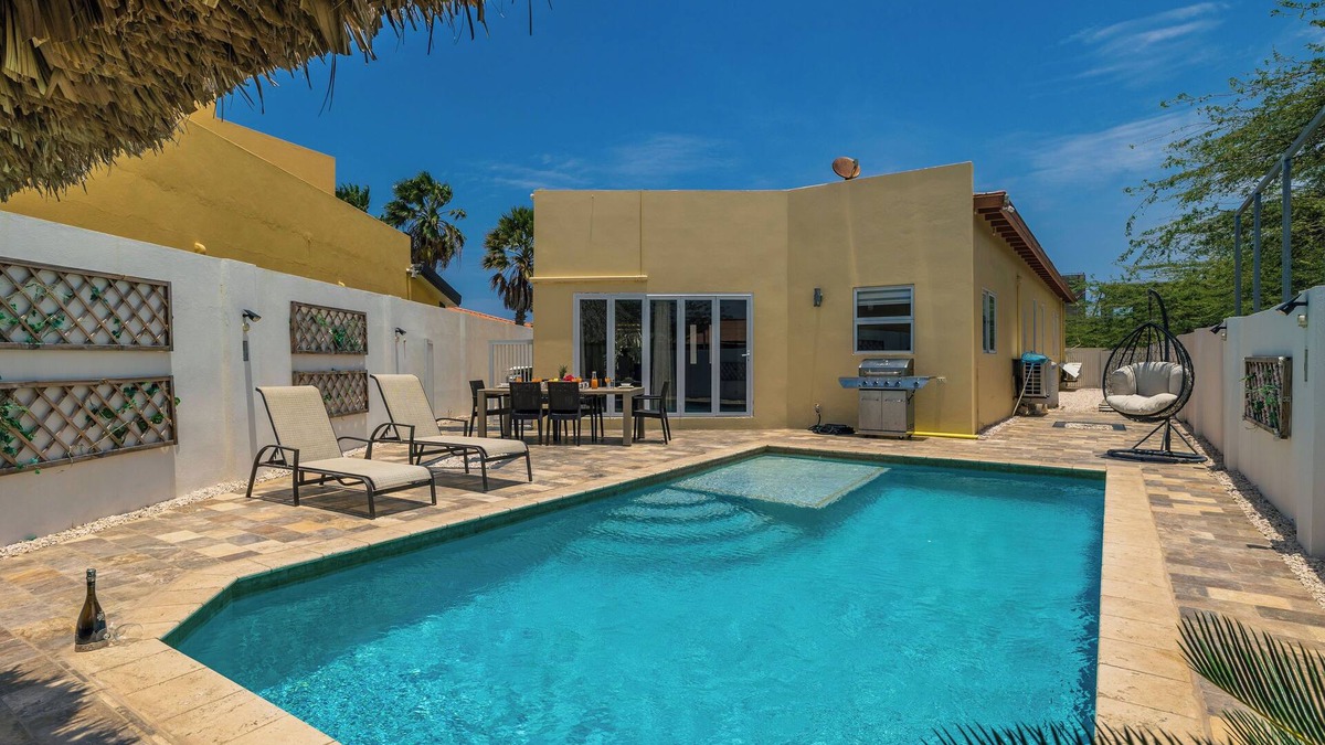 Kamay House | Turibana Villa- 3 Bedroom, 2 Bathroom