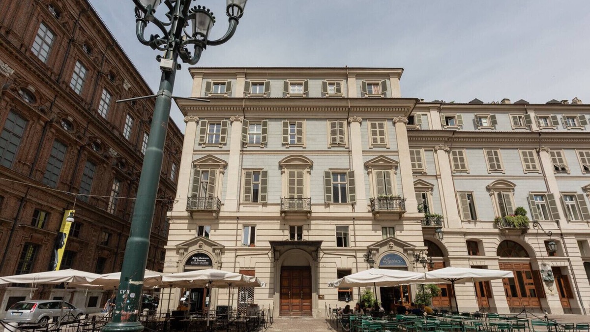 Historic Centre Apartment | Turin Central Loft Carignano by Wonderful Italy