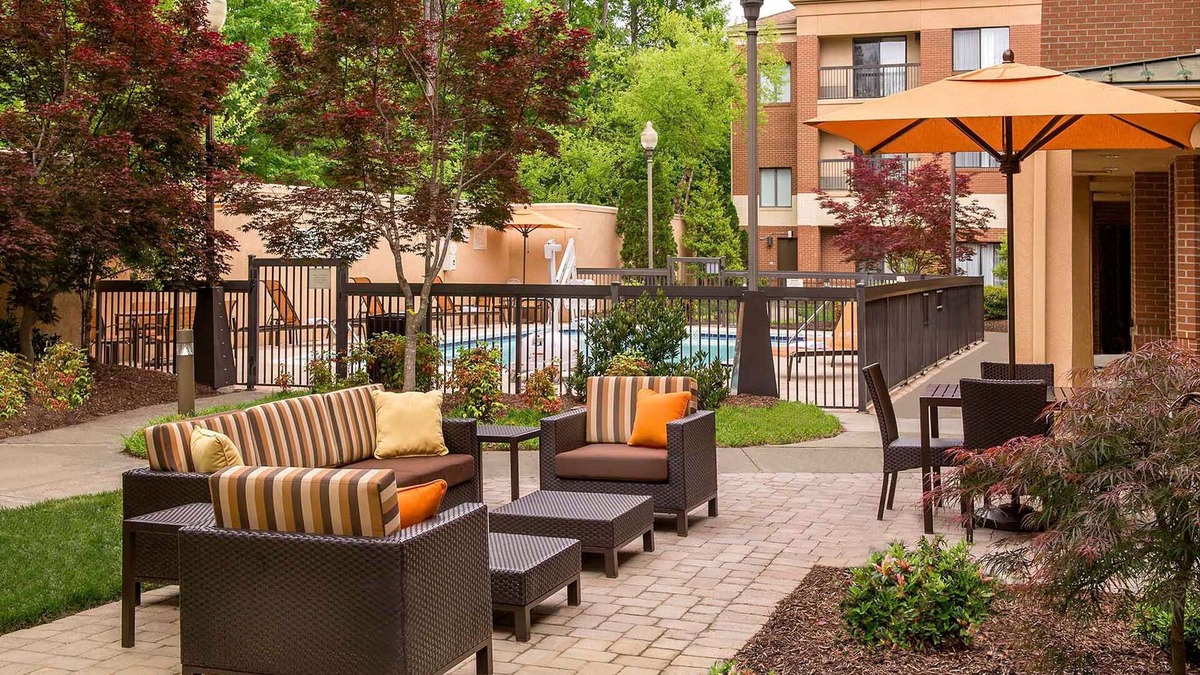 Durham Hotel | Turn Your Trip Into An Adventure! FREE Parking, Pool, Pets Allowed!