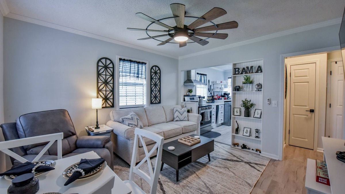 Tuscaloosa Condo | Turner Round - Book for 30 or more days! Quiet Complex.
