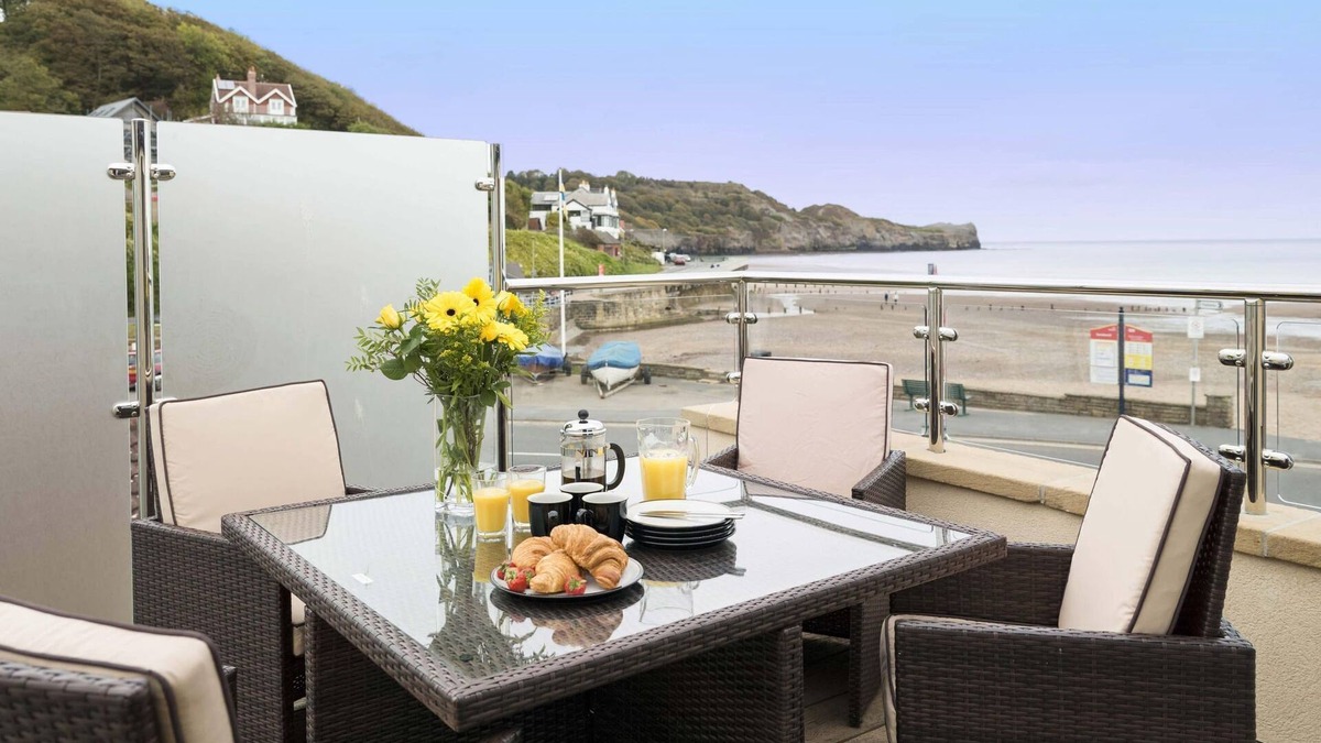 Sandsend Cottage | Turnstone Cottage, Stunning Sea Views,Dog Friendly