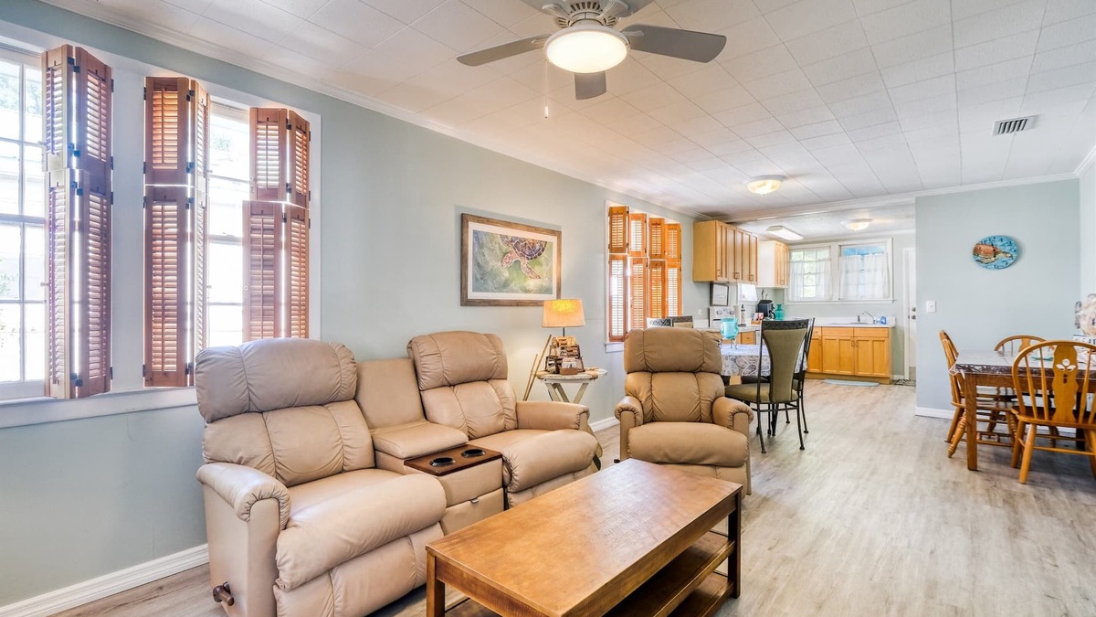 Cedar Key House | Turtle Cove- Boat Parking, Downtown, Fast Internet