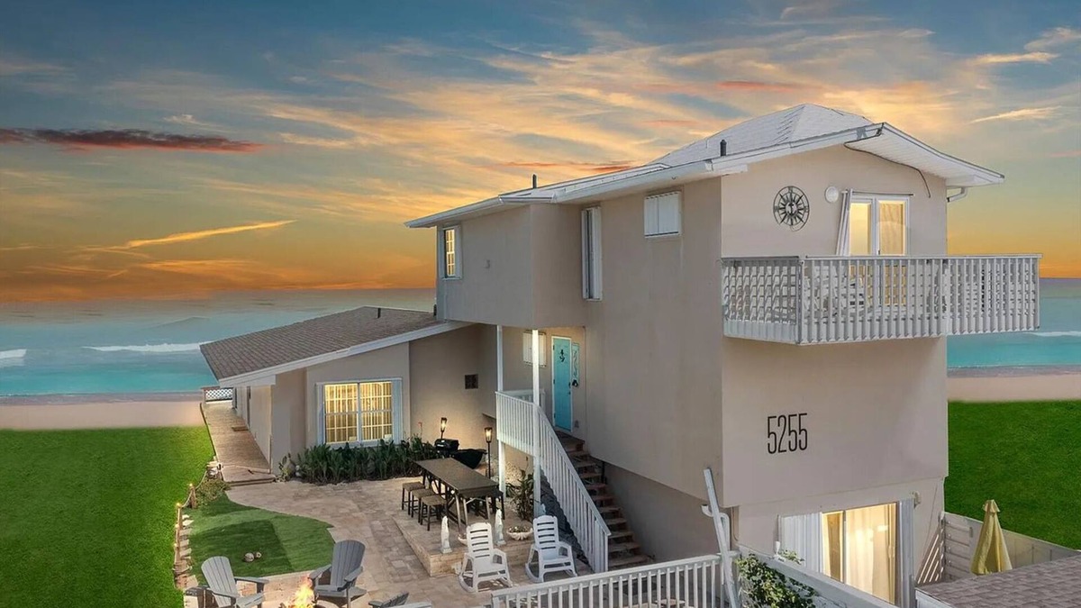 Melbourne Beach Apartment | Turtle's Eggs Beach Front Unit# 03