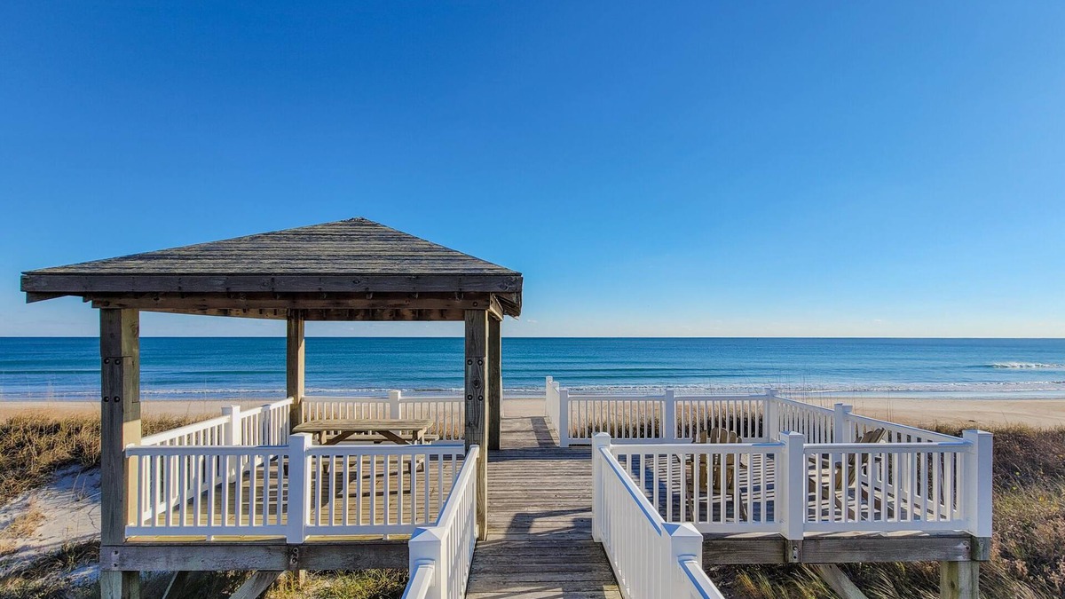 McCutcheon Field House | Turtle Tracks - Turtle-tastic Oceanfront Oasis!