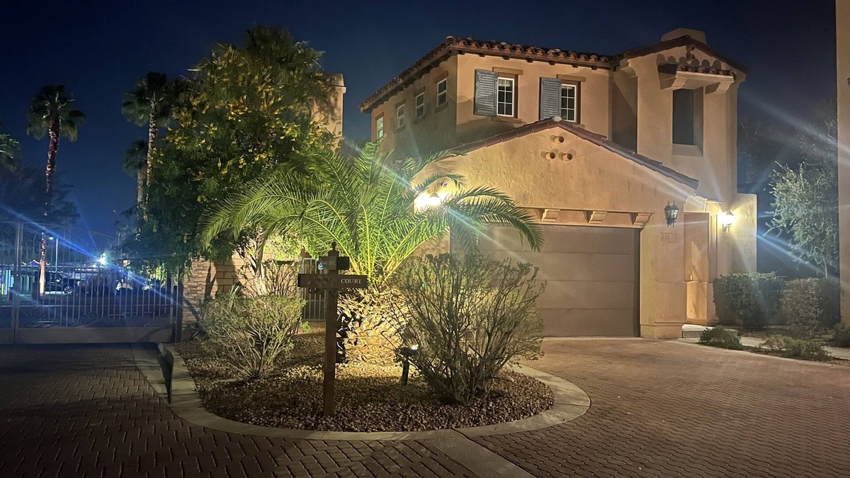 Araby House | Tuscan Getaway in the Desert!