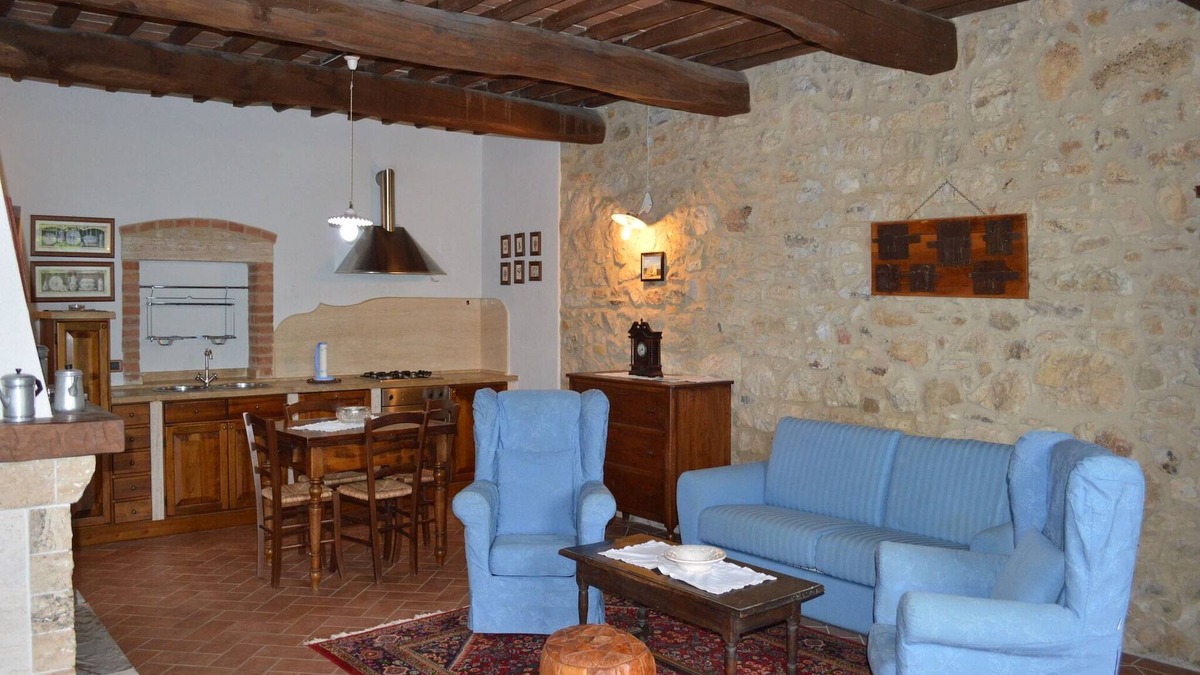 Asciano Apartment | Tuscan Retreat in Montalceto