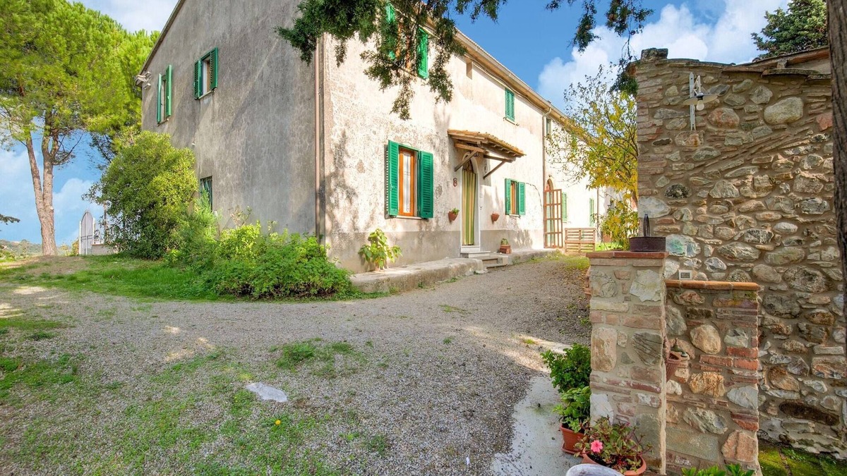 Chianni House | Tuscany Family Country Home