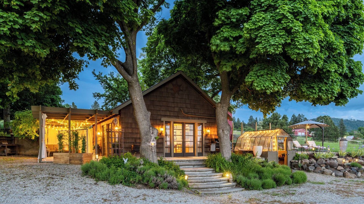 Spokane Villa | Tuscany Styled Open Beamed Retreat on South Hill with Gorgeous Mountain Views
