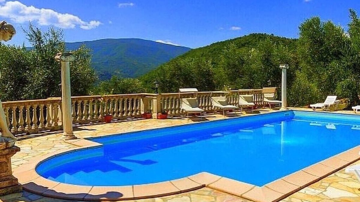 Caprese Michelangelo Resort | Tuscany Villa Resort 10 people. Salt water pool Caprese Michelangelo
