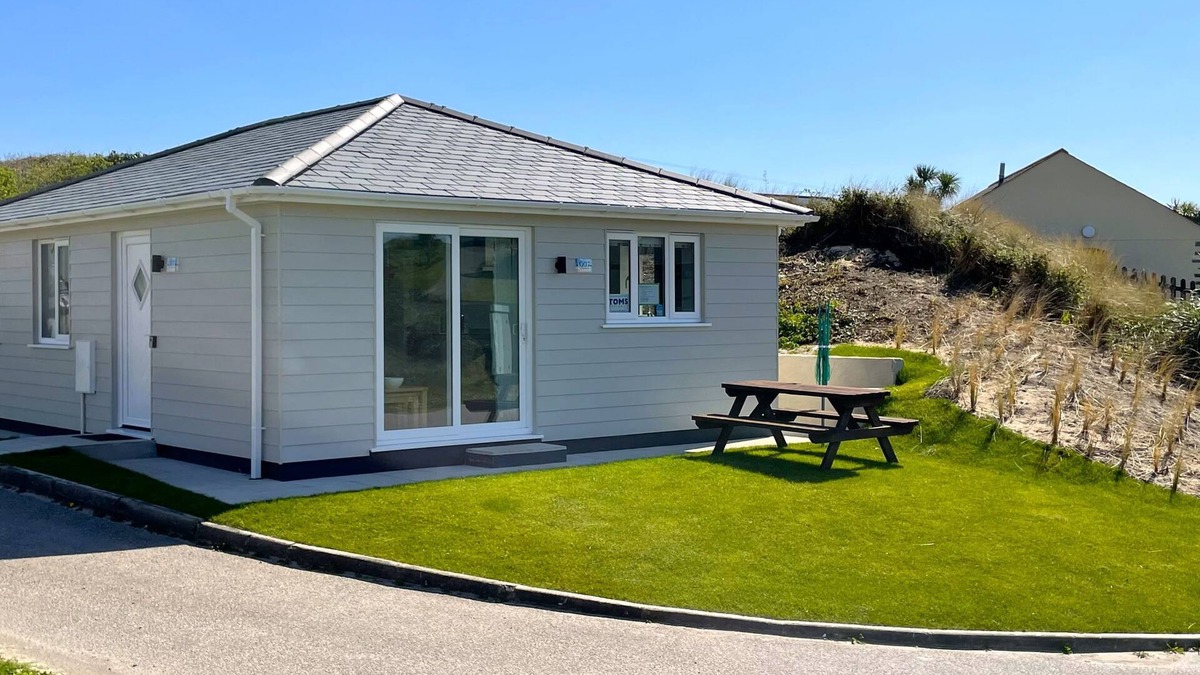 Hayle Cottage | Tweenbanx has been fully rebuilt and can accommodate up to 6 people