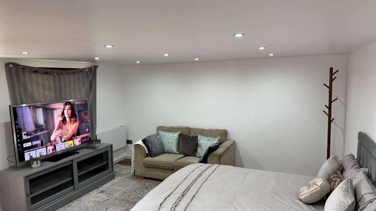 Hounslow South Apartment | Twickenham Stadium Studio
