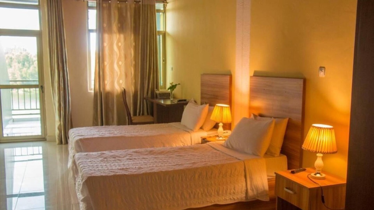 Kibuye House | Twin and intimate room with nice balcony - view on the lake