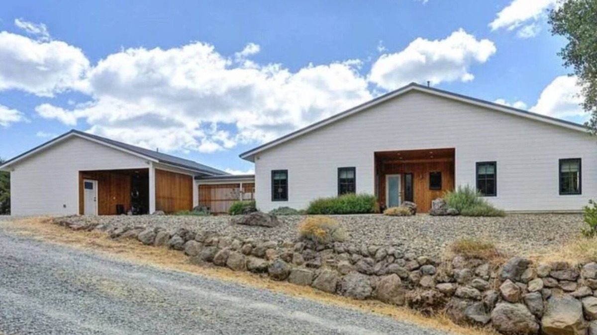 Volcano House | Twin Houses on 25 Acres