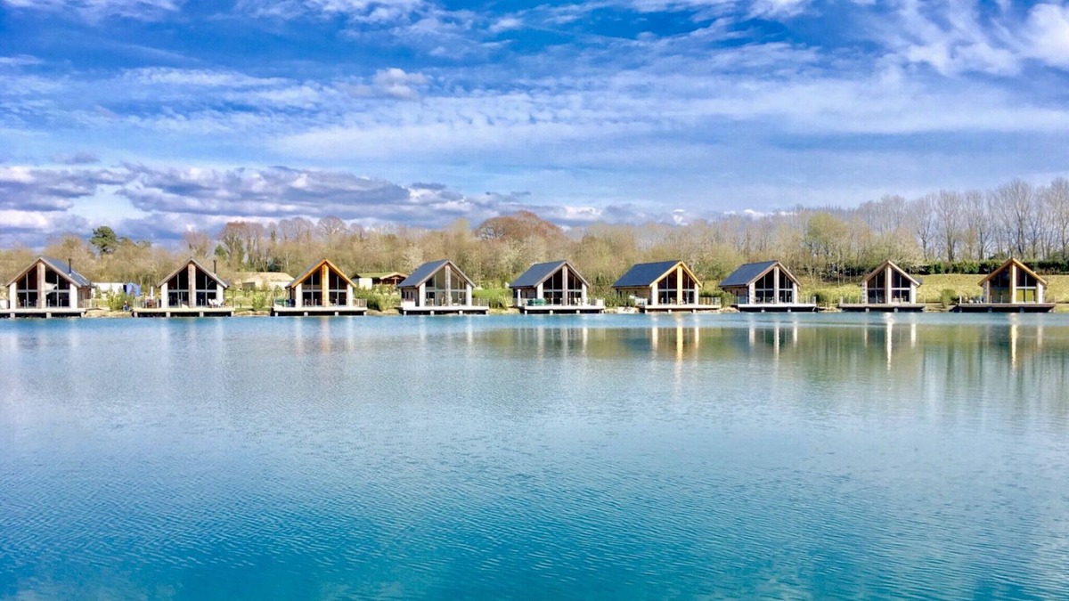 Tewitfield House | Twin Lakes Country Club is a development of stunning lakeside lodges