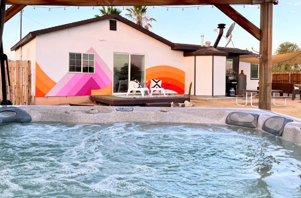 Joshua Tree House | Twin Palms Desert Getaway - Jacuzzi, Fire pit, Meditation room & more