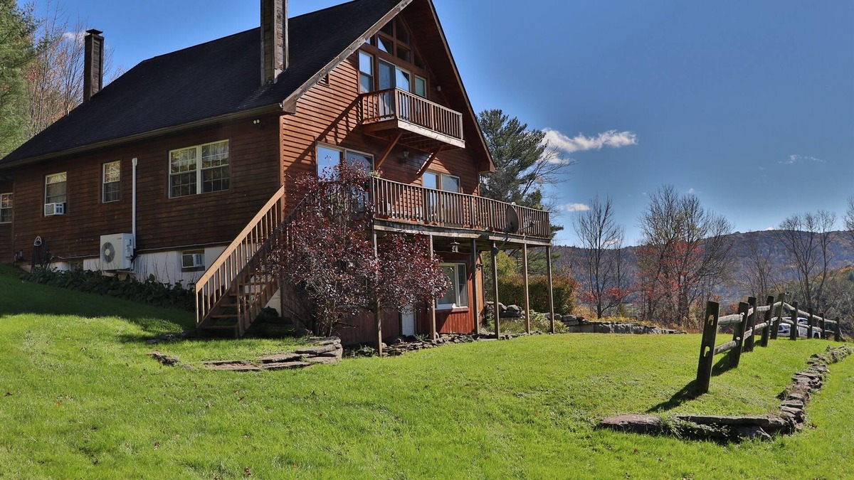 Otego House | Twin Ponds - Cabin, private ponds and spectacular panoramic view, private area
