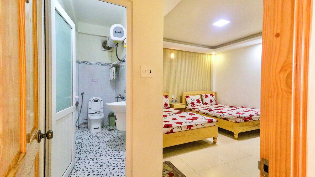 Phuong Hotel | Twin Room 304 Charming hotel in terrific Đà Lạt with WiFi