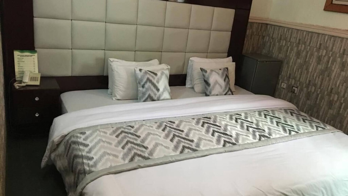 Surulere Hotel | Twin Tower Hotel