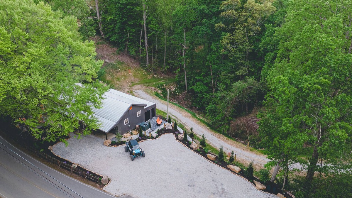 Winona House | Twisted Norma’s on OHV route. Brimstone, TWRA & Windrock with no trailering!