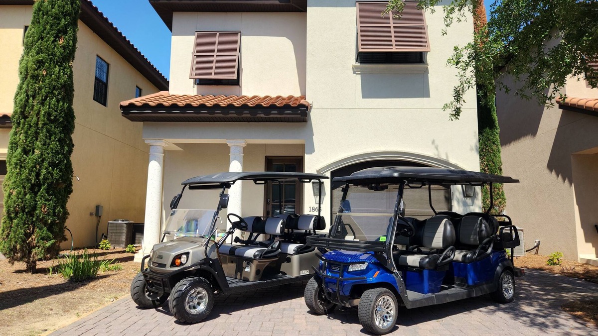 Villa Lago House | Two 6-Seater Golf Carts Included ~ Patio ~ Balcony ~ Community Pool