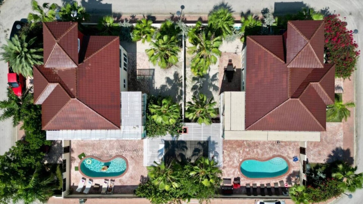 Palm Beach Villa | Two attached Villas 14 bedrooms, 12 bathrooms for a total of 28 guests !