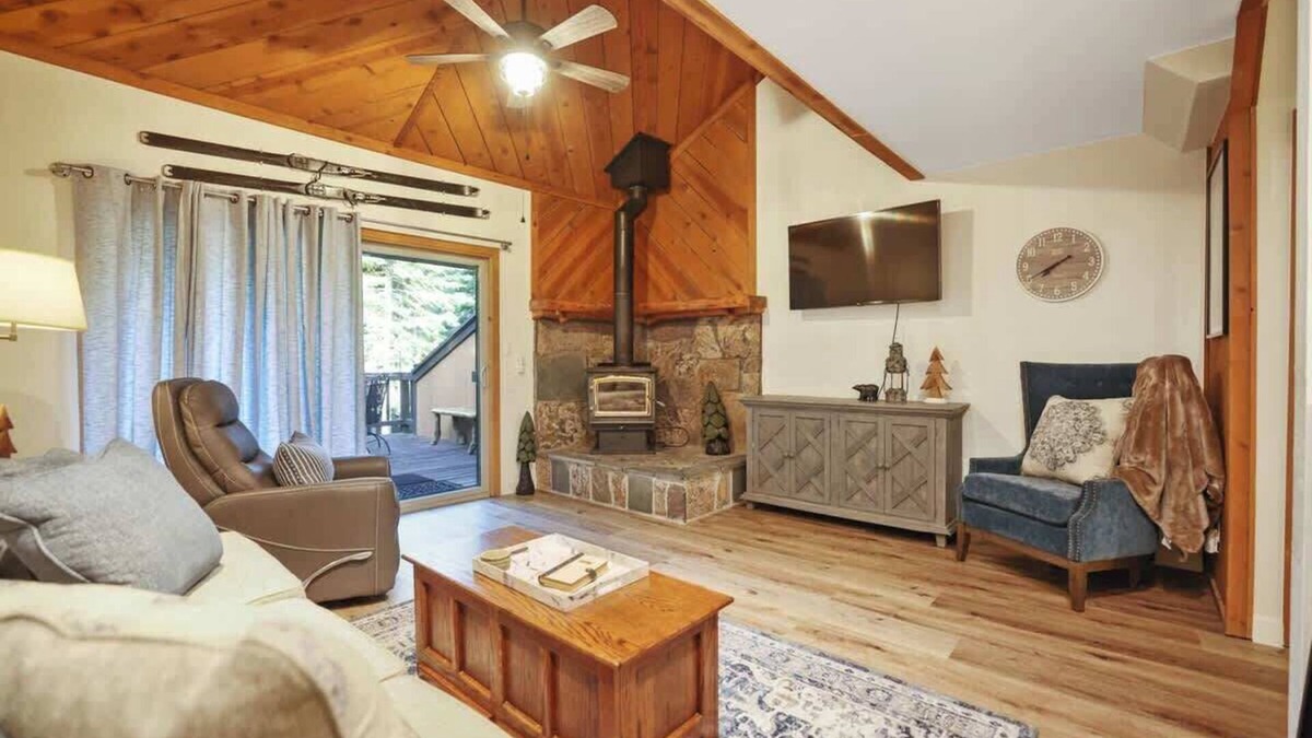 Shaver Lake Cabin | Two Bears Basecamp | Views, Trails, Flat Parking