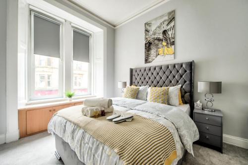 North West Apartment | Two Bed Stylish Apartment in Heart of West End