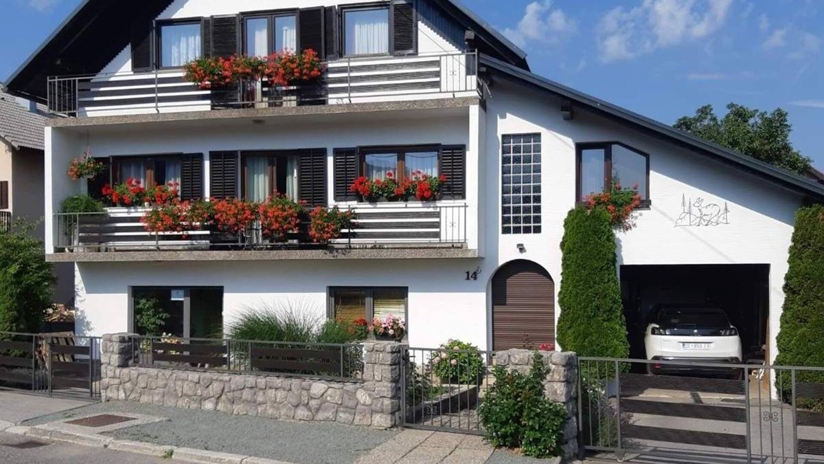 Ravna Gora Apartment | Two bedroom apartment with balcony Ravna Gora, Gorski kotar (A-20790-a)
